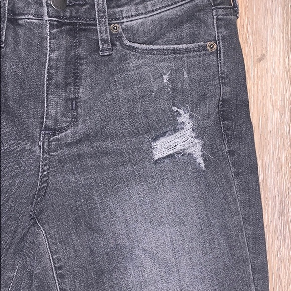 Jeans - Picture 2 of 5